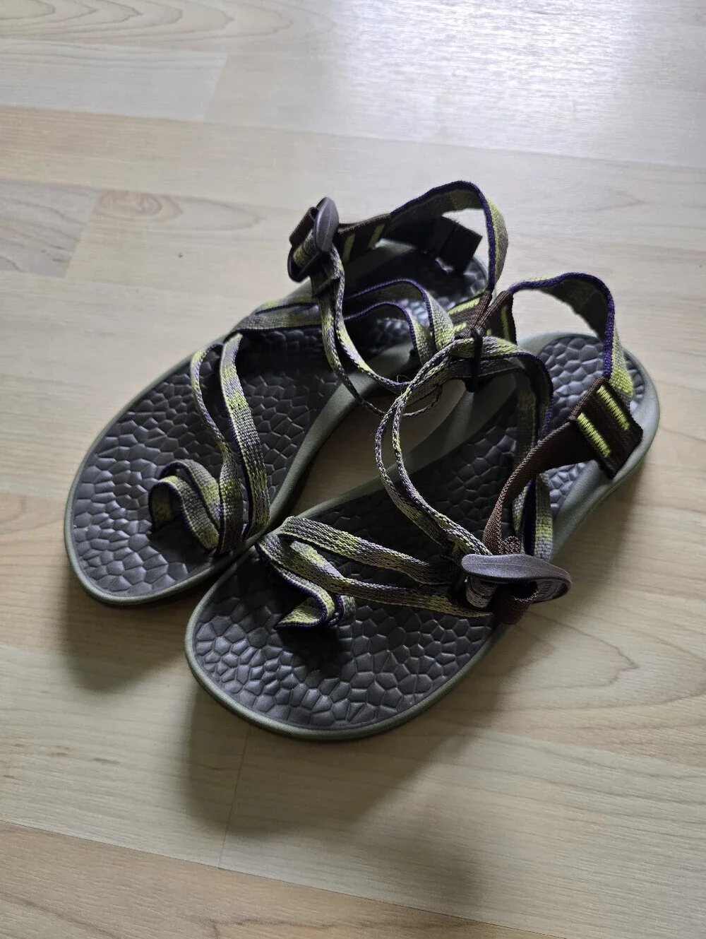 Chaco Vibram Green And Purple Sandals Size 5